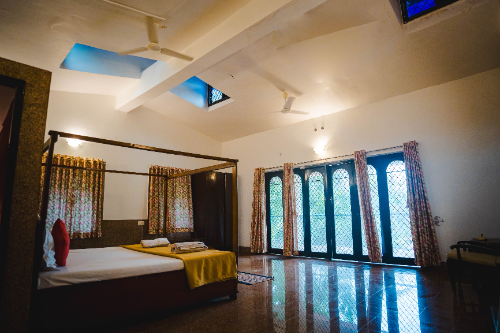vintage villa - main view
