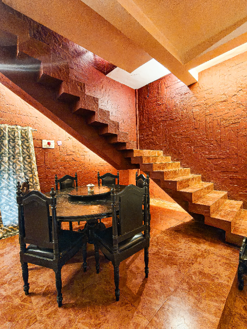 vintage villa - view 2
